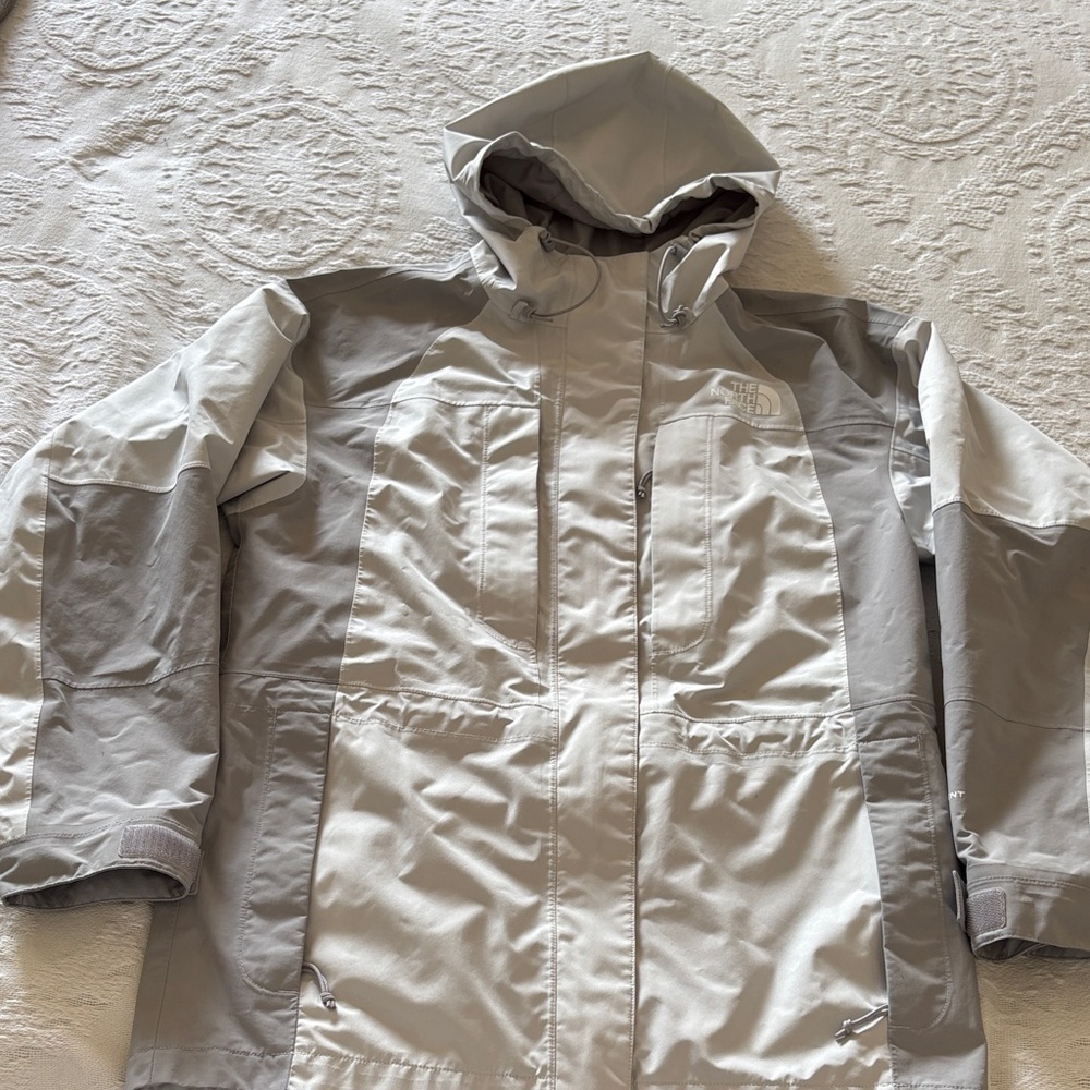 The North Face Gray Gently Loved Hooded Windbreaker Womens Jacket XS